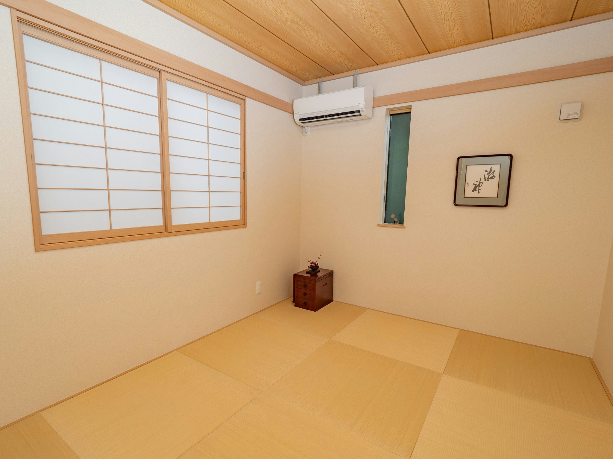 Japanese Room w/Shower (South)